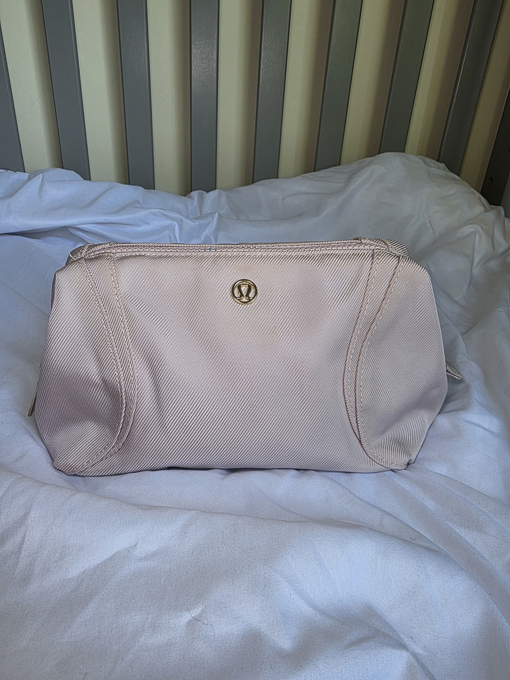 Lululemon Light Pink Nylon Cosmetic Make Up Travel Bag